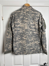 Charger l'image dans la galerie, Surplus US Army ACU Combat Uniform Jacket-Medium Regular - The Militaria Shop