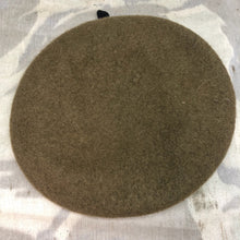 Lade das Bild in den Galerie-Viewer, Genuine British Army Forces Beret - Guards Division - Size 55 - The Militaria Shop