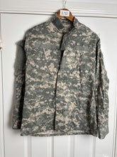 Lade das Bild in den Galerie-Viewer, Surplus US Army ACU Combat Uniform Jacket-Small Regular - The Militaria Shop