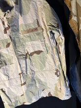 Charger l'image dans la galerie, Gulf War US Army DCU Camouflaged Combat Field Coat/Jacket - Large/Long - The Militaria Shop