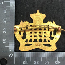 Lade das Bild in den Galerie-Viewer, WW1 British Army Cap Badge - Royal Gloucestershire Hussars - The Militaria Shop