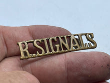 Lade das Bild in den Galerie-Viewer, Original WW1 British Army Royal Signals Regiment Shoulder Title - The Militaria Shop