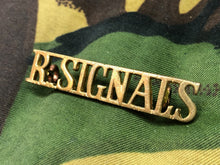 Load image into Gallery viewer, Genuine British Army WW2 Brass Shoulder Title - Royal Signals - The Militaria Shop