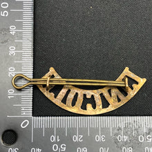 Load image into Gallery viewer, Original WW1 British Army Brass Shoulder Title - Lincoln Regiment - The Militaria Shop