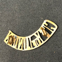 Load image into Gallery viewer, Original WW1 British Army City of London Brass Shoulder Title - The Militaria Shop