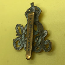 Load image into Gallery viewer, Original WW1/WW2 British Army Pay Corps Cap Badge - The Militaria Shop