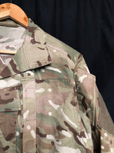 Lade das Bild in den Galerie-Viewer, British Army MTP Camouflaged Combat Jacket Warm Weather - Size 40" Chest - The Militaria Shop