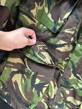 Lade das Bild in den Galerie-Viewer, Genuine British Army DPM Camouflaged Combat Field Jacket - Size 160/104 - The Militaria Shop
