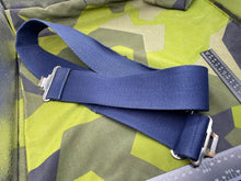 Charger l'image dans la galerie, Original British Royal Navy Blue Canvas Stable Belt - Approx 42" Waist - The Militaria Shop