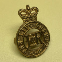 Charger l'image dans la galerie, Original British Army Cap Badge - Life Guards - The Militaria Shop