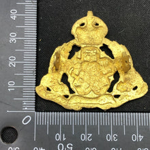 Load image into Gallery viewer, Original WW2 British Army Cap Badge - Derbyshire Yeomanry - The Militaria Shop
