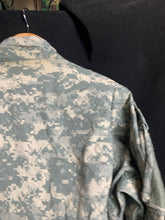 Load image into Gallery viewer, US Army Issue ACU Digicam Digital Camouflage Ripstop Shirt - Small - X Long - The Militaria Shop