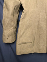 Lade das Bild in den Galerie-Viewer, Original British Army No.2 Dress Uniform Jacket - Grade 1 - Size 176/92/76 - The Militaria Shop