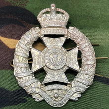 Lade das Bild in den Galerie-Viewer, Original WW2 British Cap Badge - Rifle Brigade (The Prince Consort's Own) - The Militaria Shop