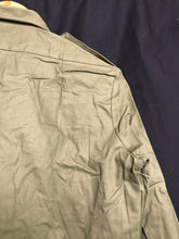 Charger l'image dans la galerie, Genuine British Army OD Green General Service Working Shirt - 40" Chest - The Militaria Shop