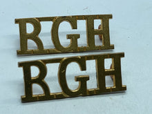 Charger l'image dans la galerie, Original WW1 British Army Gloucestershire Hussars Regiment Shoulder Titles - The Militaria Shop