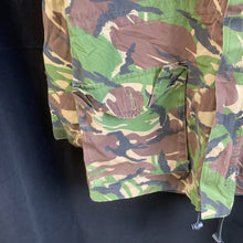 Lade das Bild in den Galerie-Viewer, Genuine British Army Surplus DPM Windproof Combat Smock - Size 180/96 - The Militaria Shop