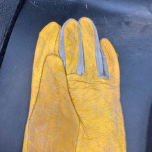 Charger l'image dans la galerie, Original WW2 Onwards British Army Pair of Welding Gloves - REME Issue - The Militaria Shop