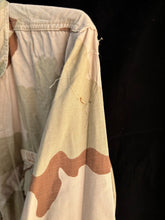 Charger l'image dans la galerie, Gulf War US Army DCU Camouflaged Combat Field Coat/Jacket - Large/Long - The Militaria Shop