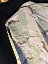 Load image into Gallery viewer, Gulf War US Army DCU Camouflaged Combat Field Coat/Jacket - Medium/Long - The Militaria Shop