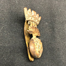 Lade das Bild in den Galerie-Viewer, Original WW1 British Army Cap Badge - Royal Irish Fusiliers - The Militaria Shop