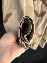 Charger l'image dans la galerie, Gulf War US Army DCU Camouflaged Combat Field Coat/Jacket - Medium/ Long - The Militaria Shop