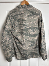 Charger l'image dans la galerie, Surplus US Air Force UCP Uniform Jacket 36R - The Militaria Shop