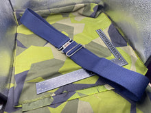 Charger l'image dans la galerie, Original British Royal Navy Blue Canvas Stable Belt - Approx 44" Waist - The Militaria Shop