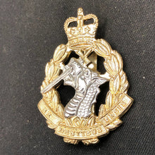 Lade das Bild in den Galerie-Viewer, Genuine British Army Cap Badge - Royal Army Dental Corps - The Militaria Shop