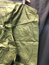 Charger l'image dans la galerie, British Royal Air Force Aircrew 22c Rainproof Trouers Ballyclare Mk2B - Size 4 - The Militaria Shop