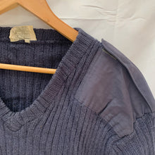 Charger l'image dans la galerie, Genuine British RAF Royal Air Force Pull Over Jumper Jersey - Size 6 - The Militaria Shop