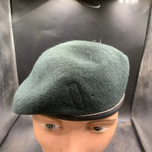 Lade das Bild in den Galerie-Viewer, Genuine British Army Forces Rifles Wool Beret - Size 53 - The Militaria Shop
