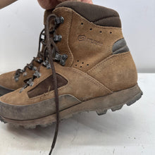 Load image into Gallery viewer, British Army Surplus Brown Leather Combat Boots - Iturri - Size UK 7 M - The Militaria Shop