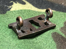 Lade das Bild in den Galerie-Viewer, Original WW2 British Royal Navy Brass Shoulder Title - RM Royal Marines - The Militaria Shop