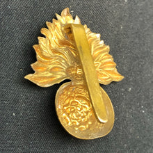 Load image into Gallery viewer, Original WW2 British Army Cap Badge - Royal Fusiliers - The Militaria Shop