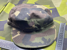 Charger l'image dans la galerie, Original BDU Camouflage Cap - Size Small - The Militaria Shop