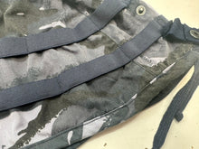 Lade das Bild in den Galerie-Viewer, RARE British Army OPFOR Blue DPM Camouflage Cover MK7 - Size Large - The Militaria Shop