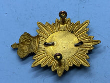 Load image into Gallery viewer, Original Victorian Crown White Metal & Gilt Musicians Cap Badge - The Militaria Shop