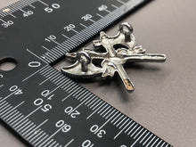 Load image into Gallery viewer, Original Cap Badge - Fire Brigade Crossed Axes - The Militaria Shop