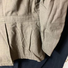 Lade das Bild in den Galerie-Viewer, Original WW2 US Army Class A Dress Jacket 1940 - Private Ryan Prop - 39 Regular - The Militaria Shop