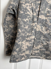 Charger l'image dans la galerie, Surplus US Army ACU Combat Uniform Jacket-Medium Regular - The Militaria Shop