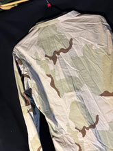 Charger l'image dans la galerie, Gulf War US Army DCU Camouflaged Combat Field Coat/Jacket - Medium/Long - The Militaria Shop