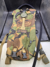Charger l'image dans la galerie, Genuine British Army DPM Camouflaged Individual Hydration System - The Militaria Shop
