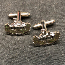 Charger l'image dans la galerie, British Army Royal Lincolnshire Cufflinks Set - The Militaria Shop