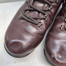 Load image into Gallery viewer, British Army Surplus Brown Leather Combat Boots - Iturri - Size UK 9 M - The Militaria Shop