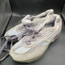 Load image into Gallery viewer, Genuine British Army Surplus White PT Running / Gym Shoes Trainers - Size UK 7.5 - The Militaria Shop