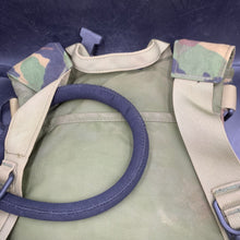 Charger l'image dans la galerie, Genuine British Army DPM Camouflaged Individual Hydration System - The Militaria Shop