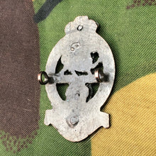 Load image into Gallery viewer, Original British Army Cap Badge - The Prince of Wales Royal Regiment - The Militaria Shop
