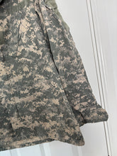 Charger l'image dans la galerie, Surplus US Army ACU Combat Uniform Jacket-Medium-Long - The Militaria Shop