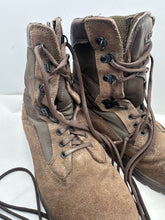 Lade das Bild in den Galerie-Viewer, British Army Surplus Brown Leather Combat Boots - YDS - Size UK 7 M - The Militaria Shop